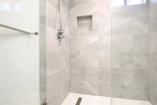2641 Hermosa A, Montrose, CA 91020