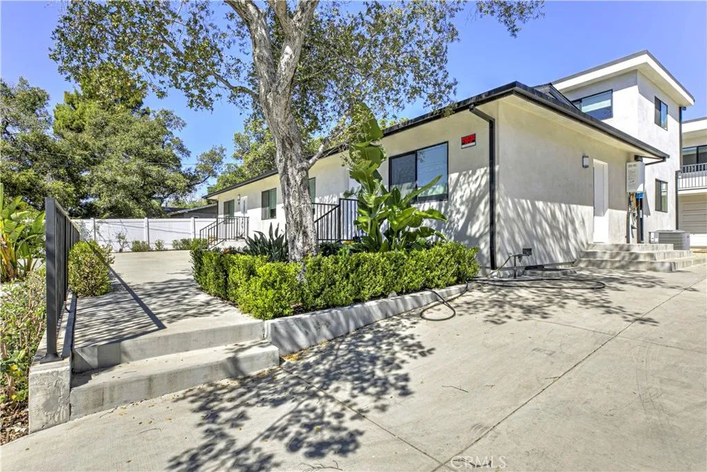 2641 Hermosa A, Montrose, CA 91020
