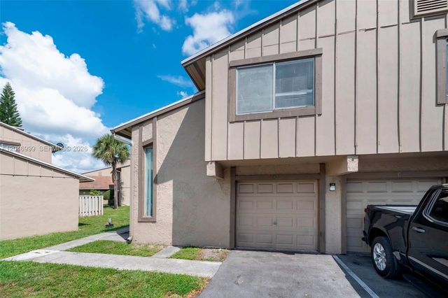 2201 NW 56th Ave 4-A, Lauderhill, FL 33313