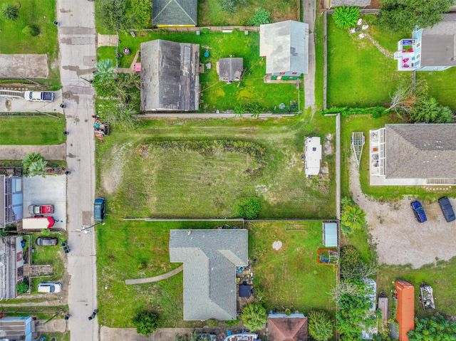 5724 Avenue T, Galveston, TX 77551