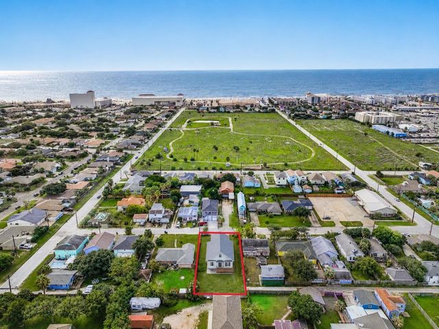 5724 Avenue T, Galveston, TX 77551