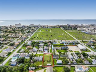 5724 Avenue T, Galveston, TX 77551