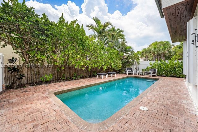 460 Surfside Ln, Juno Beach, FL 33408