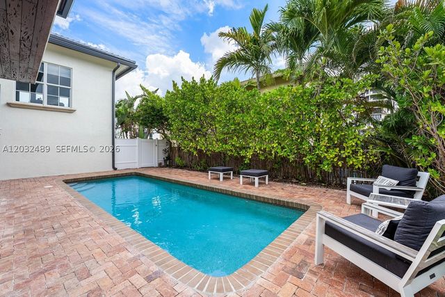 460 Surfside Ln, Juno Beach, FL 33408