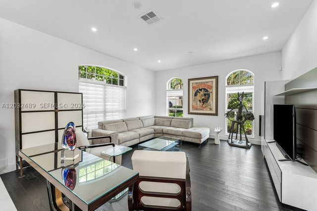 460 Surfside Ln, Juno Beach, FL 33408