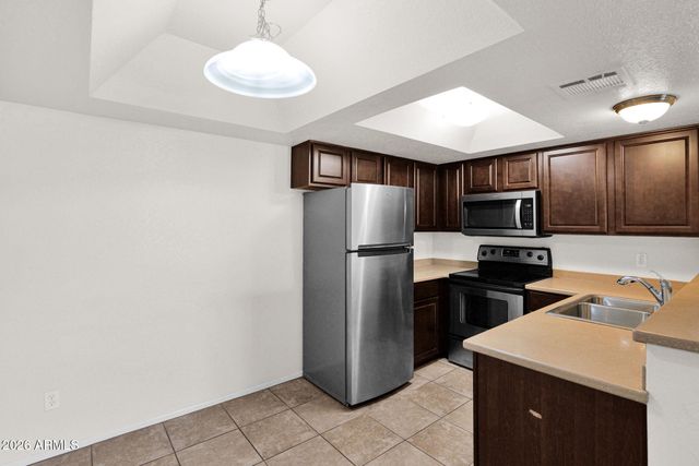 1720 E THUNDERBIRD Road 2060, Phoenix, AZ 85022