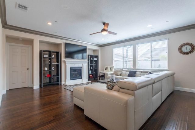 3049 Stonington Dr, Roseville, CA 95747