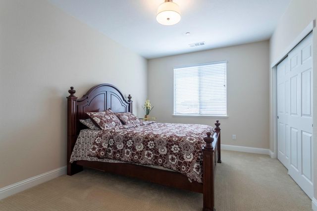 3049 Stonington Dr, Roseville, CA 95747