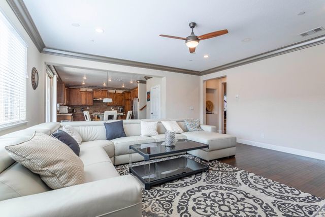3049 Stonington Dr, Roseville, CA 95747