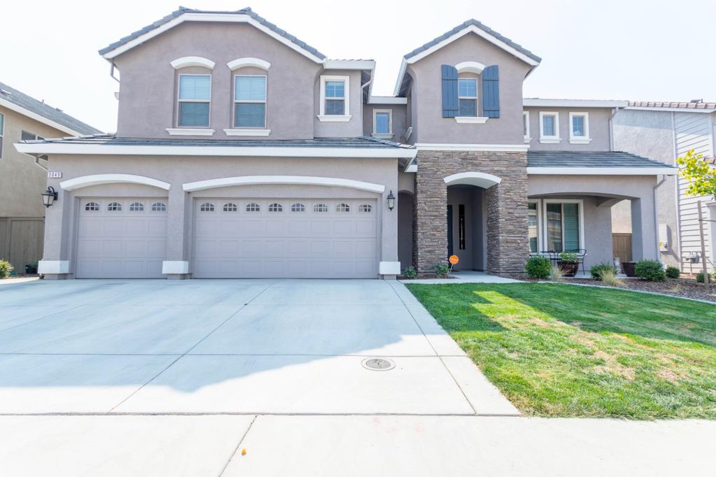 3049 Stonington Dr, Roseville, CA 95747