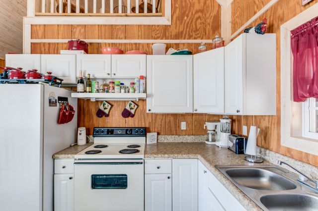 761 Cedar Mountain Pl, Decherd, TN 37324