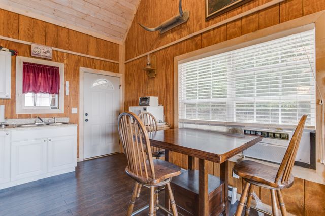 761 Cedar Mountain Pl, Decherd, TN 37324