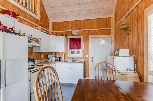 761 Cedar Mountain Pl, Decherd, TN 37324