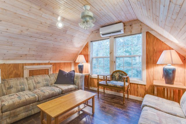 761 Cedar Mountain Pl, Decherd, TN 37324