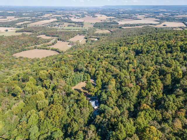 761 Cedar Mountain Pl, Decherd, TN 37324