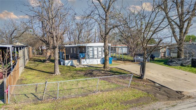 327 Chris Drive, Rockwall, TX 75032