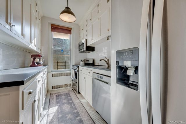 41-08 43rd Street 1D, Sunnyside, NY 11104