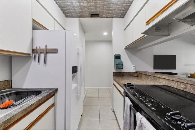 4717 WINSLOW BEACON 7, Sarasota, FL 34235