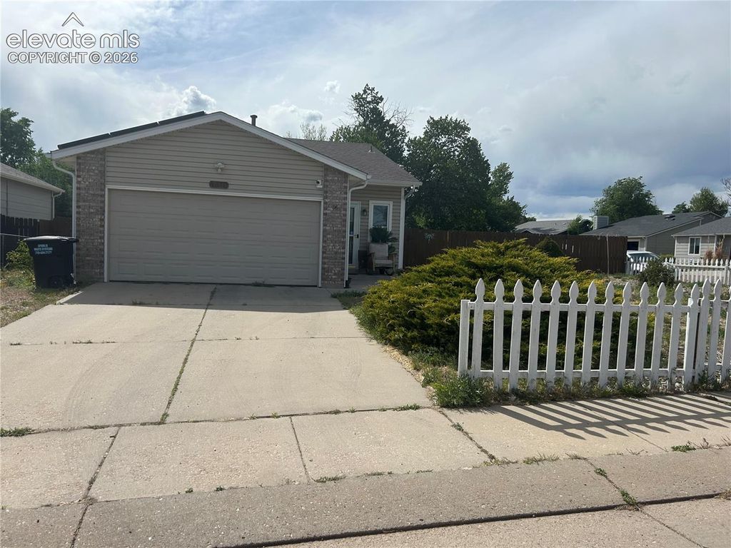4410 Hennings Drive, Colorado Springs, CO 80911 — exterior