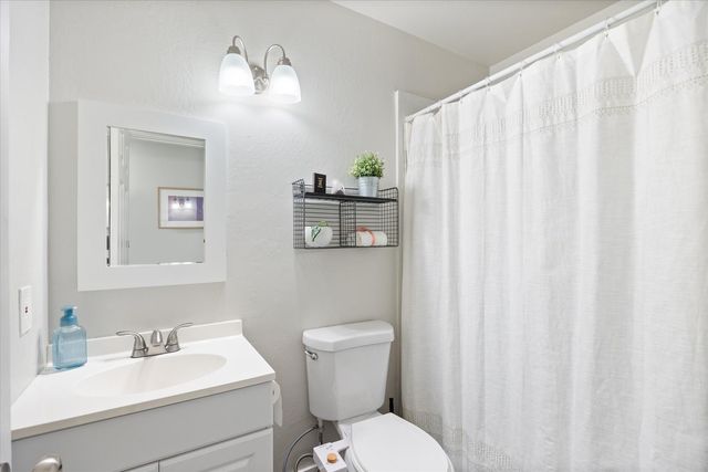 7156 Woodmore Oaks Dr, Citrus Heights, CA 95610