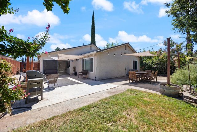 7156 Woodmore Oaks Dr, Citrus Heights, CA 95610