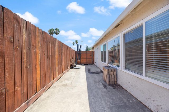 7156 Woodmore Oaks Dr, Citrus Heights, CA 95610