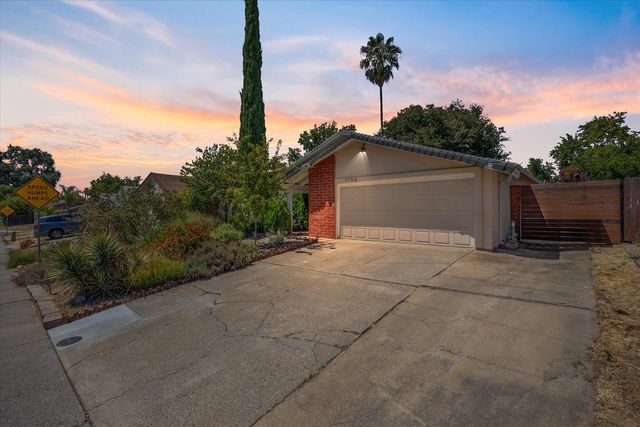 7156 Woodmore Oaks Dr, Citrus Heights, CA 95610