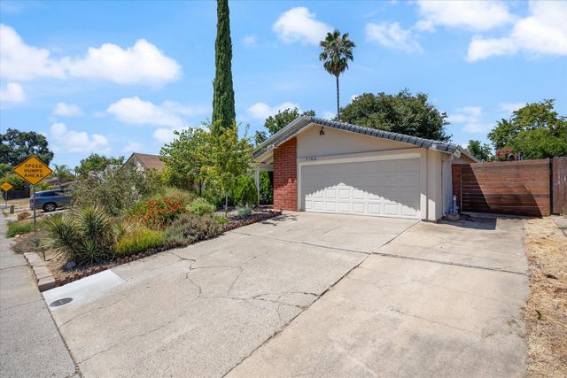 7156 Woodmore Oaks Dr, Citrus Heights, CA 95610