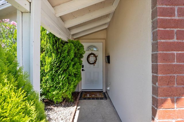 7156 Woodmore Oaks Dr, Citrus Heights, CA 95610