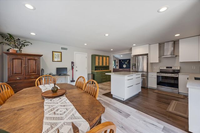 7156 Woodmore Oaks Dr, Citrus Heights, CA 95610