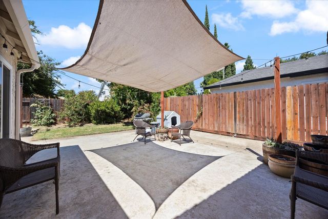 7156 Woodmore Oaks Dr, Citrus Heights, CA 95610