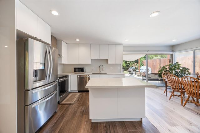 7156 Woodmore Oaks Dr, Citrus Heights, CA 95610