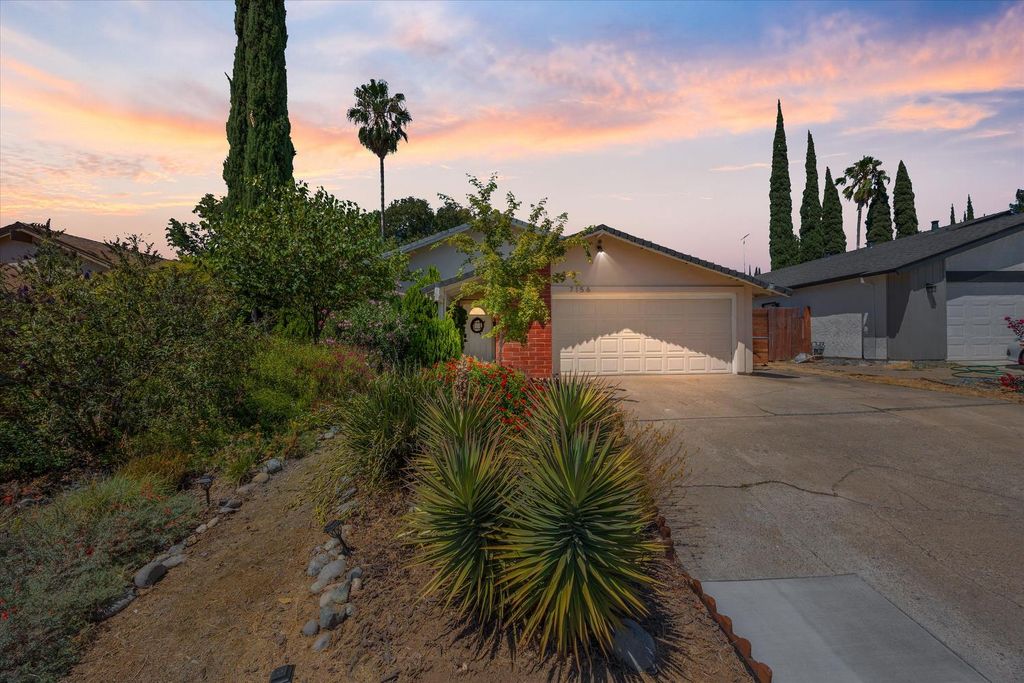 7156 Woodmore Oaks Dr, Citrus Heights, CA 95610
