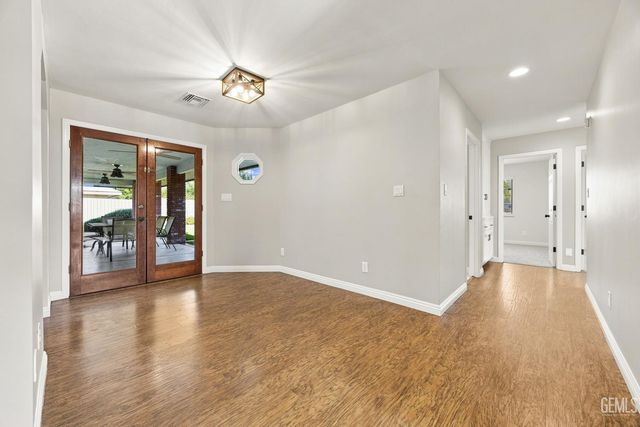 13000 Blodget Avenue, Bakersfield, CA 93314