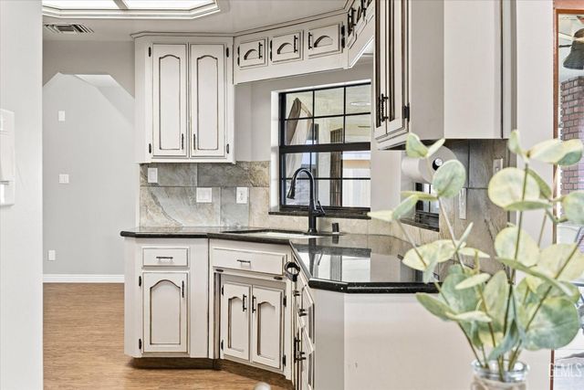 13000 Blodget Avenue, Bakersfield, CA 93314