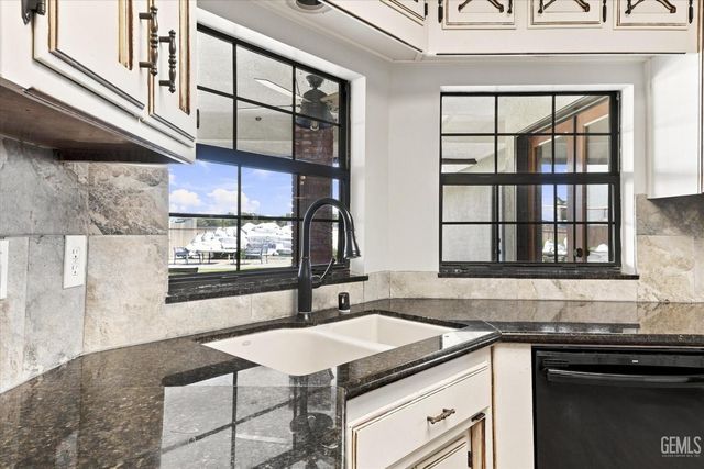 13000 Blodget Avenue, Bakersfield, CA 93314