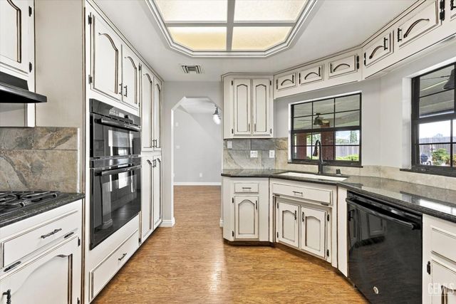 13000 Blodget Avenue, Bakersfield, CA 93314