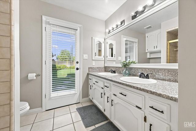 13000 Blodget Avenue, Bakersfield, CA 93314