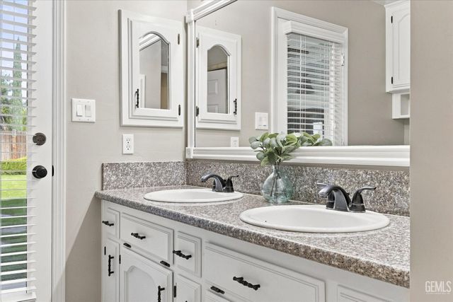 13000 Blodget Avenue, Bakersfield, CA 93314
