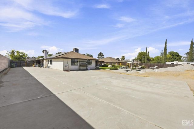 13000 Blodget Avenue, Bakersfield, CA 93314