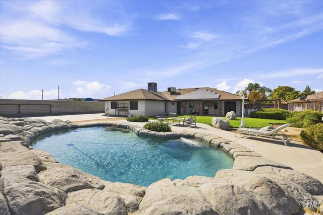 13000 Blodget Avenue, Bakersfield, CA 93314