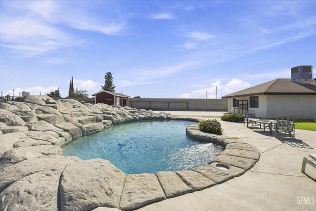 13000 Blodget Avenue, Bakersfield, CA 93314