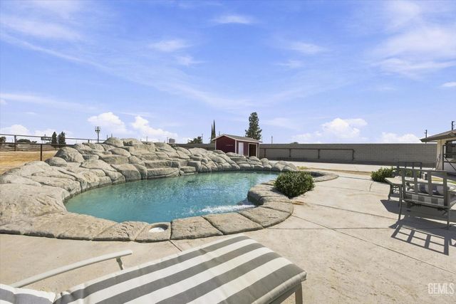 13000 Blodget Avenue, Bakersfield, CA 93314