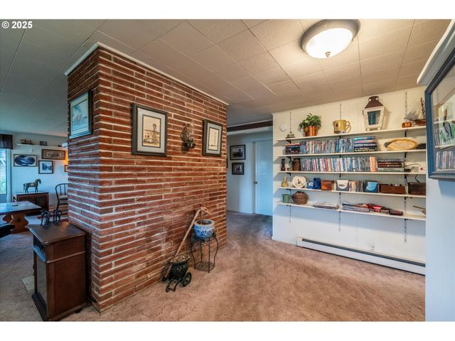 535 Harrison Ave Sw, Bandon, OR 97411