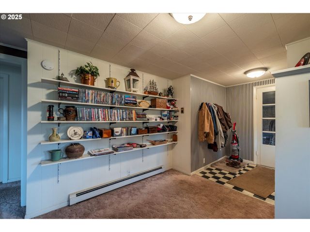 535 Harrison Ave Sw, Bandon, OR 97411