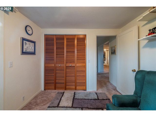 535 Harrison Ave Sw, Bandon, OR 97411