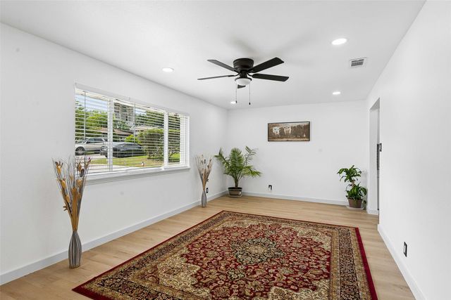 800 Lee Drive, Bedford, TX 76022