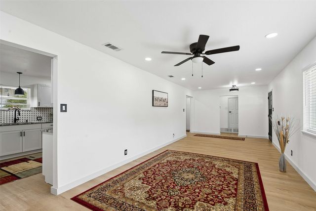 800 Lee Drive, Bedford, TX 76022