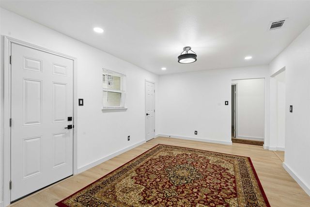 800 Lee Drive, Bedford, TX 76022