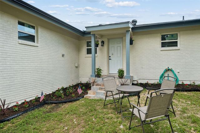 800 Lee Drive, Bedford, TX 76022